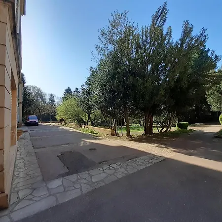 Chateau De Lessy